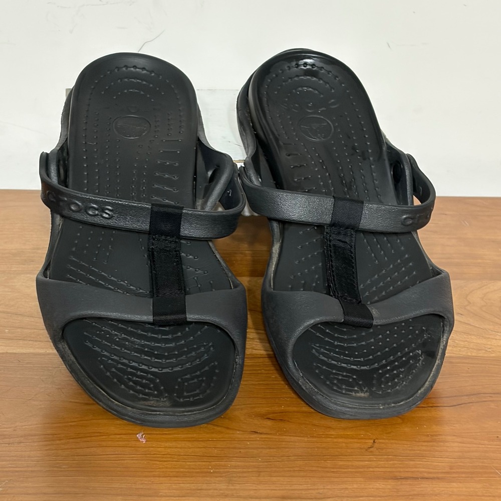 Crocs Serena Sandals Black T-Strap Slide Shoes Womens Size 8 205468-060